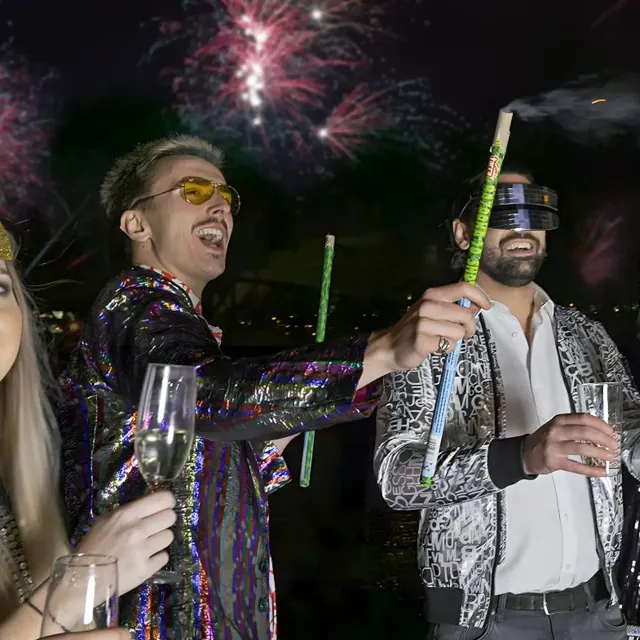 Silvestrovská oslava s ohňostrojem nad palubou